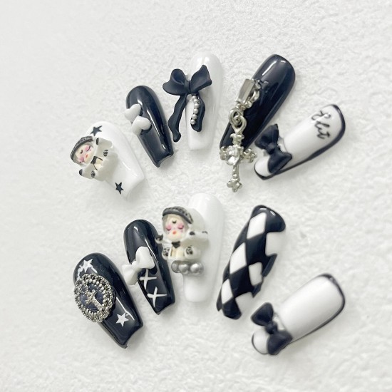 Alice in black and white